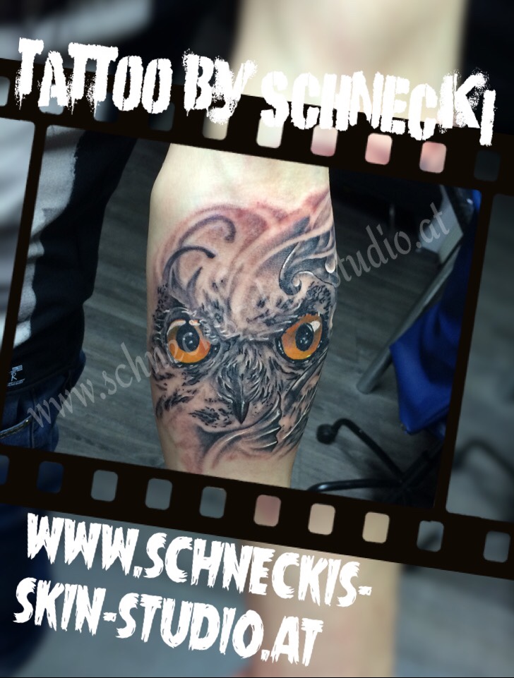 Black & Grey mit Farbe Tattoo aus Steyr – Schneckis Skin Studio