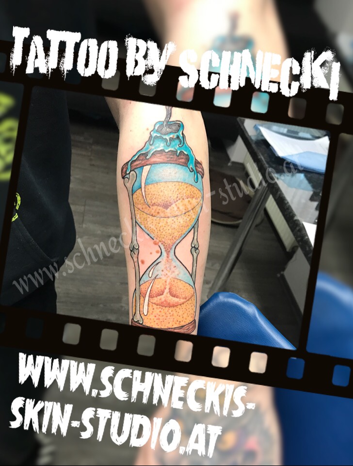 Farbiges Tattoo aus Steyr – Schneckis Skin Studio